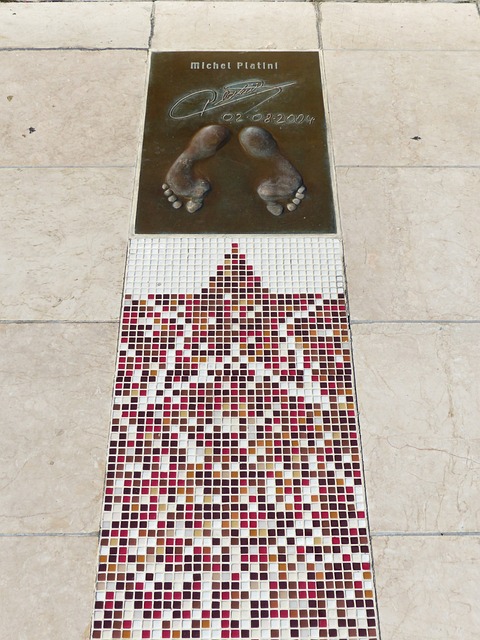 而部分国际 而部分国际